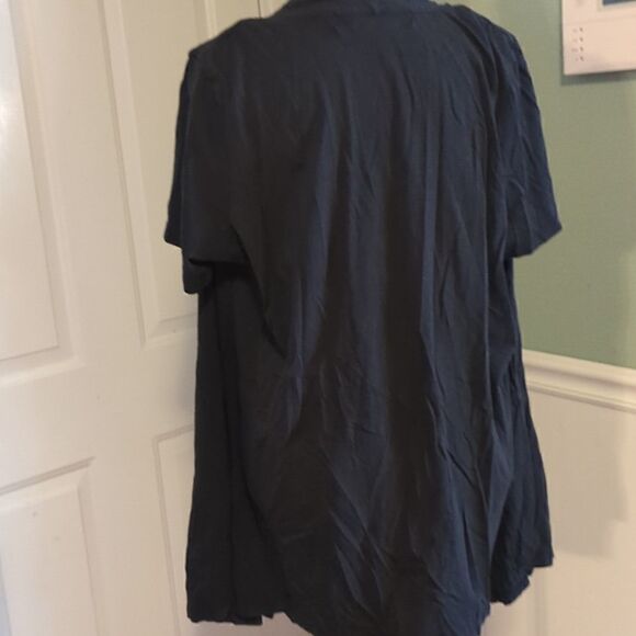 CHELSEA studio large 2 in 1 top attached short sleeve with black white v stripes - Picture 3 of 10